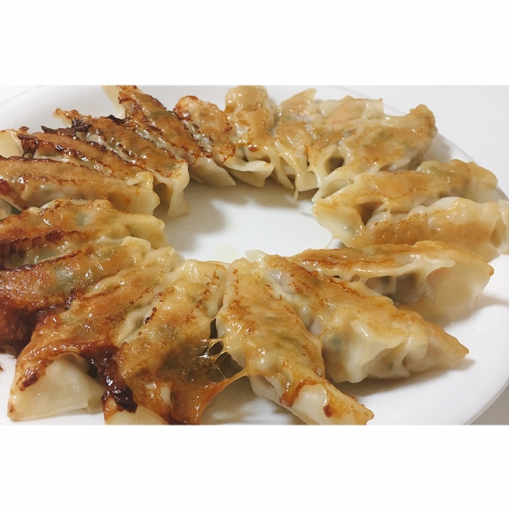 冷凍エビを使った大葉入り餃子!